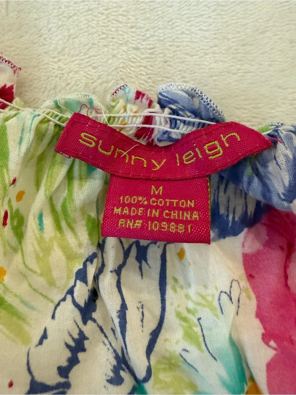 Sunny Leigh Floral Blouse with Ruffled Sleeves Colorful Size Medium E05 - Picture 2 of 4